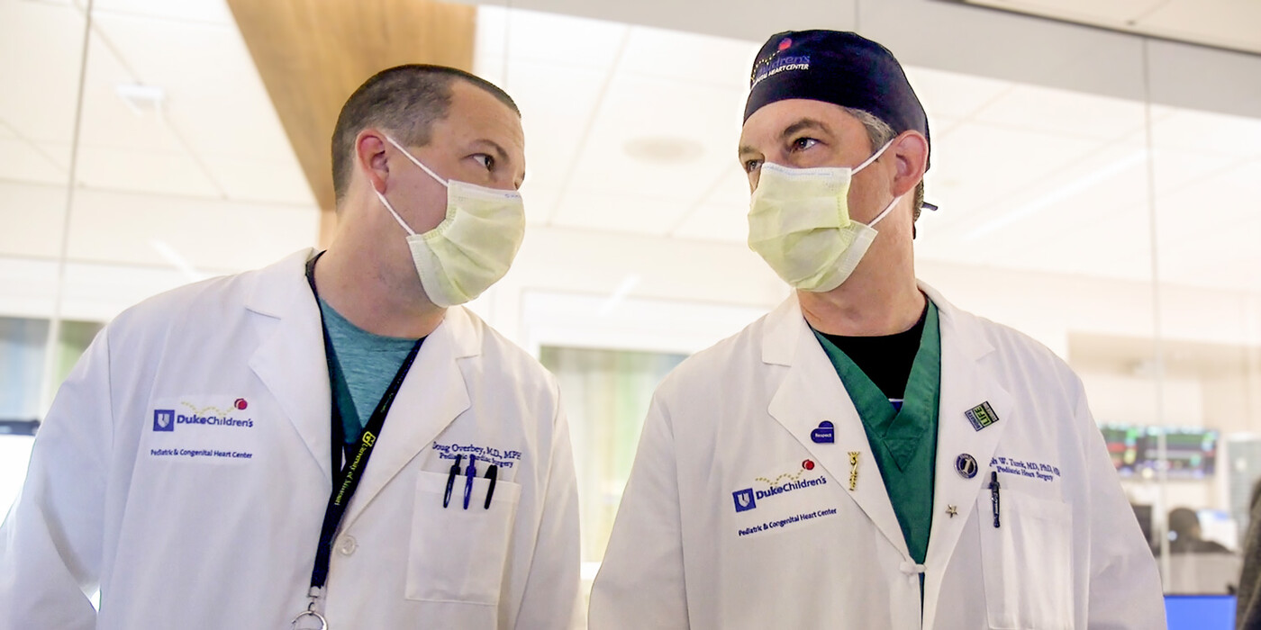 Profesionales de cirugía pediátrica del corazón Douglas Overbey, MD, y Joseph Turek, MD