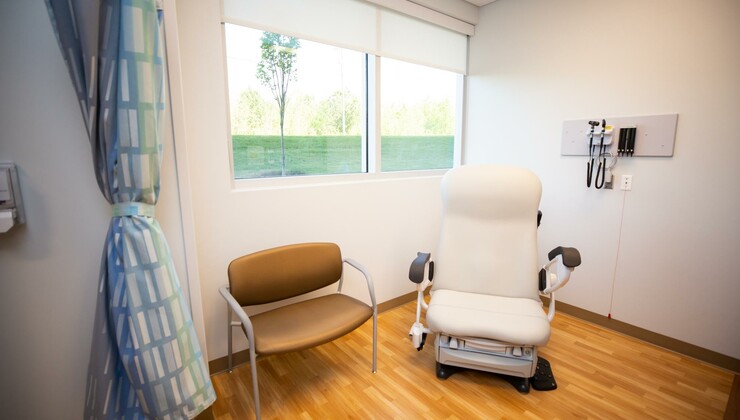 Una de las varias salas de examen en Duke Primary Care Arringdon.