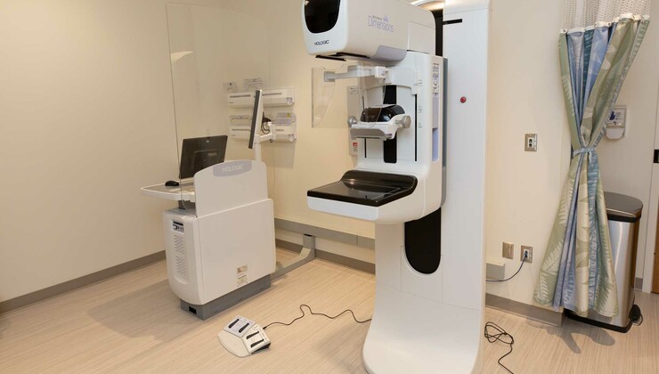 Duke MyChart titulares de cuentas elegibles pueden autoprogramar una detección de mamografía.