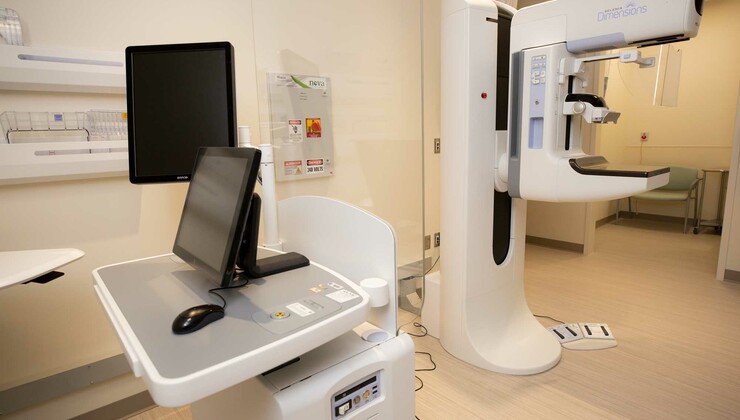 La máquina de mamografía ubicada en Duke estudios de imágenes Arringdon.