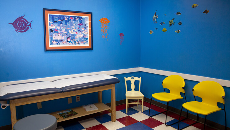 Pediatría en crecimiento en la sala de examen 2 de Wake Forest