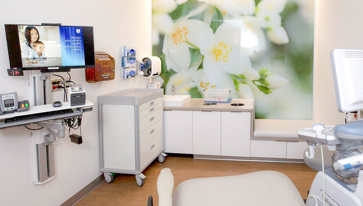 Una sala de ultrasonido ubicada en el Centro de fertilidad de Duke.