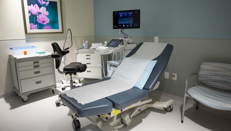 La sala de ultrasonido ubicada en Duke Perinatal Consultants of Cary.
